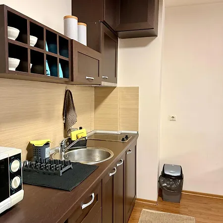 Gino's Place Home2host * Бансько