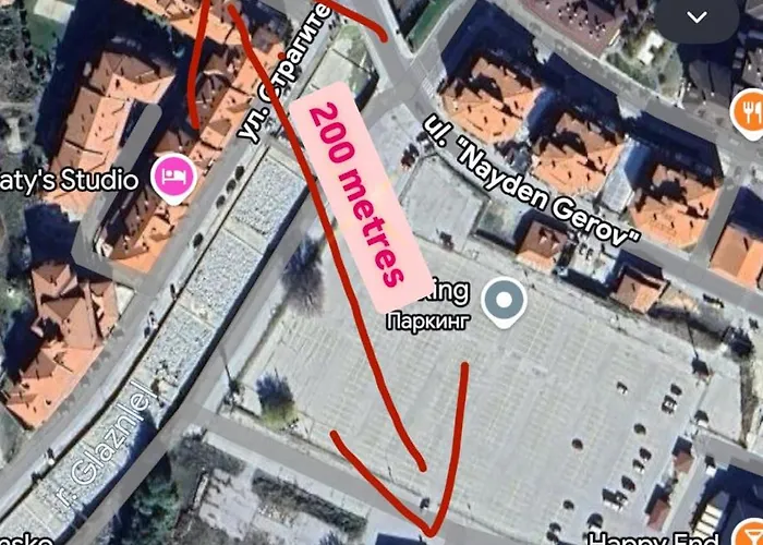 Gino's Place Home2host * 班斯科