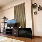 公寓 Gino's Place Home2host *