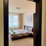 Gino's Place Home2host 公寓 *