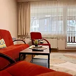 公寓 Gino's Place Home2host