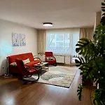 Gino's Place Home2host