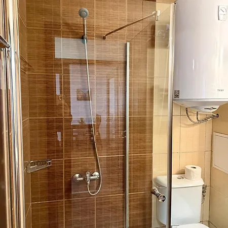 Gino's Place Home2host Апартамент Банско