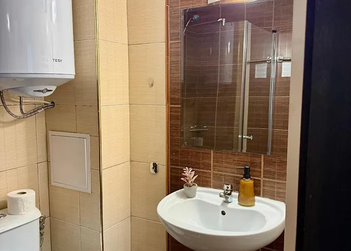 Gino's Place Home2host Apartman